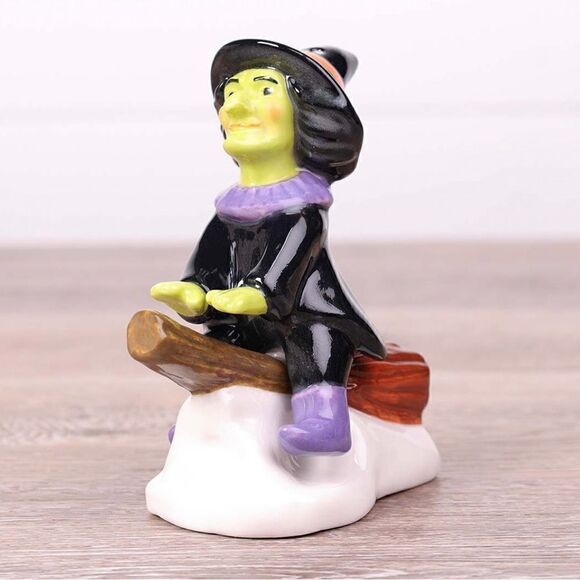 Witch and Broom Salt and Pepper Set - Picture 1 of 2